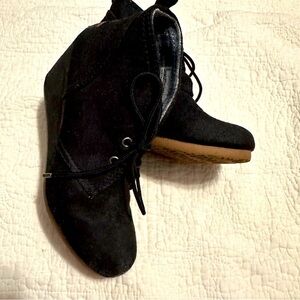 Mad Love Booties black size 6 like new condition